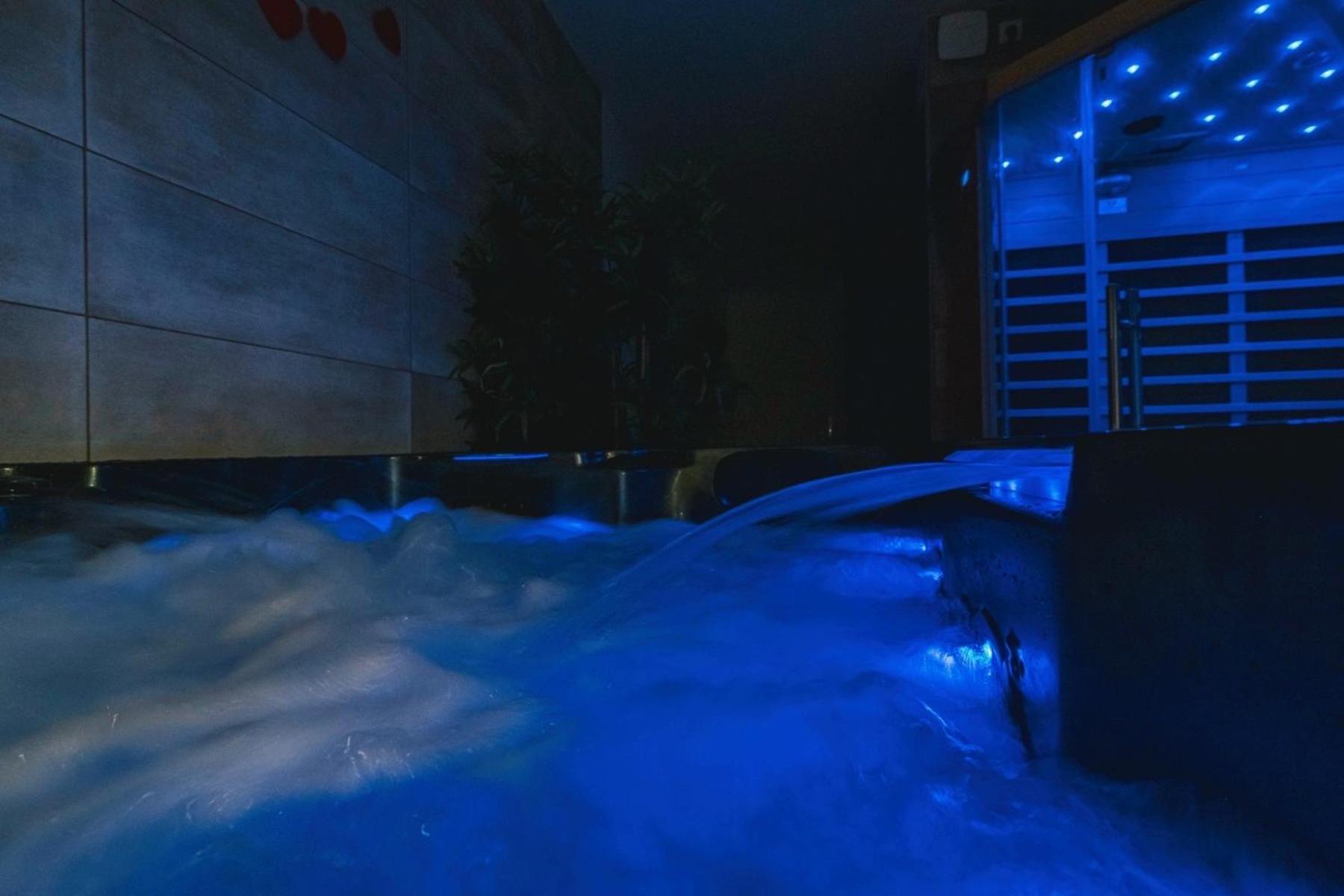 Spa Appartement O Temps Suspendu Reims Centre Sauna Et Jacuzzi エクステリア 写真