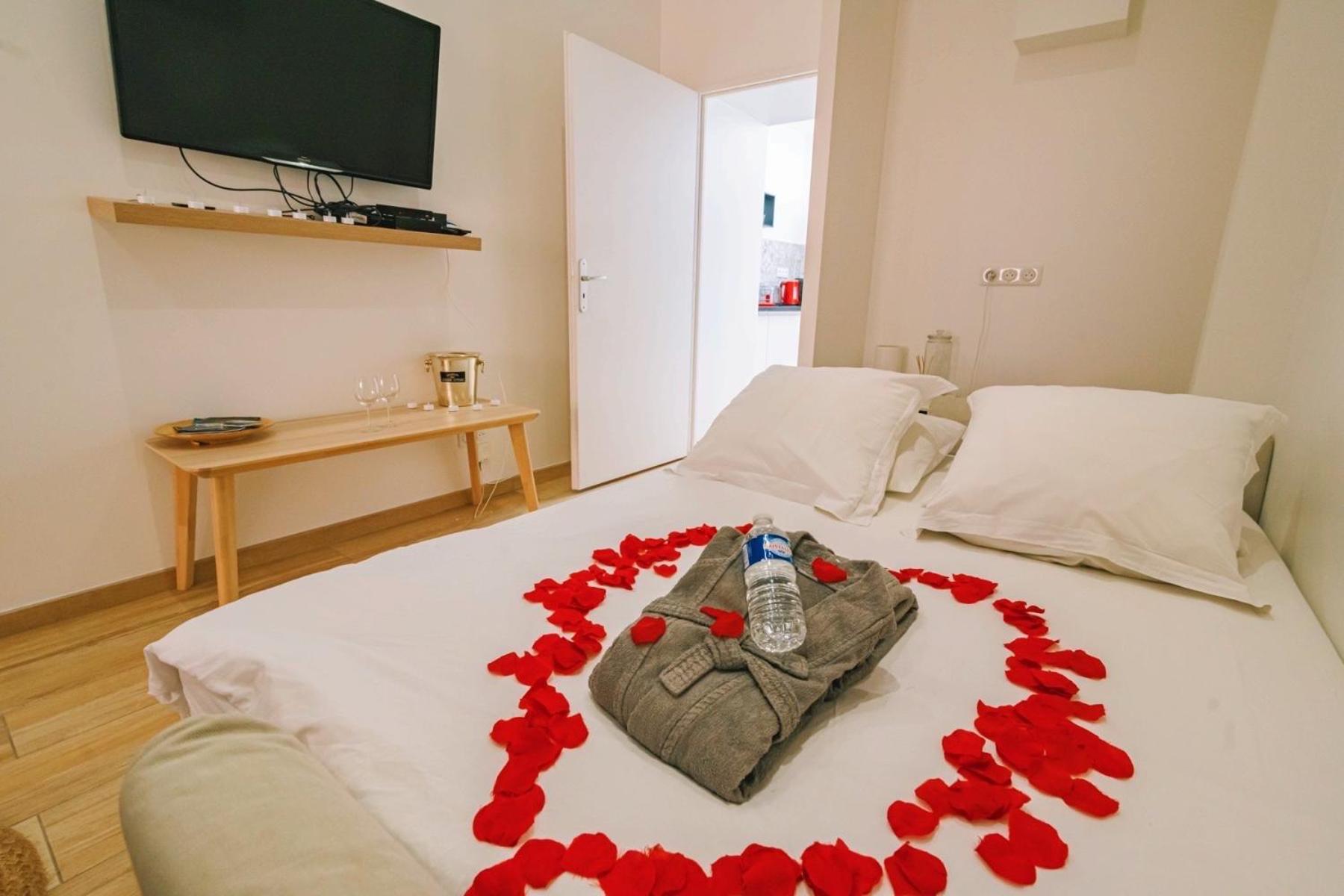 Spa Appartement O Temps Suspendu Reims Centre Sauna Et Jacuzzi エクステリア 写真